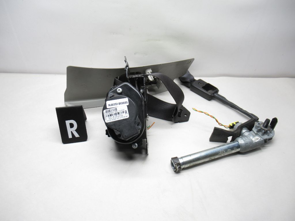 2010-2012 Chevrolet Traverse Front Right Seat Belt Retractor 15903263 OEM