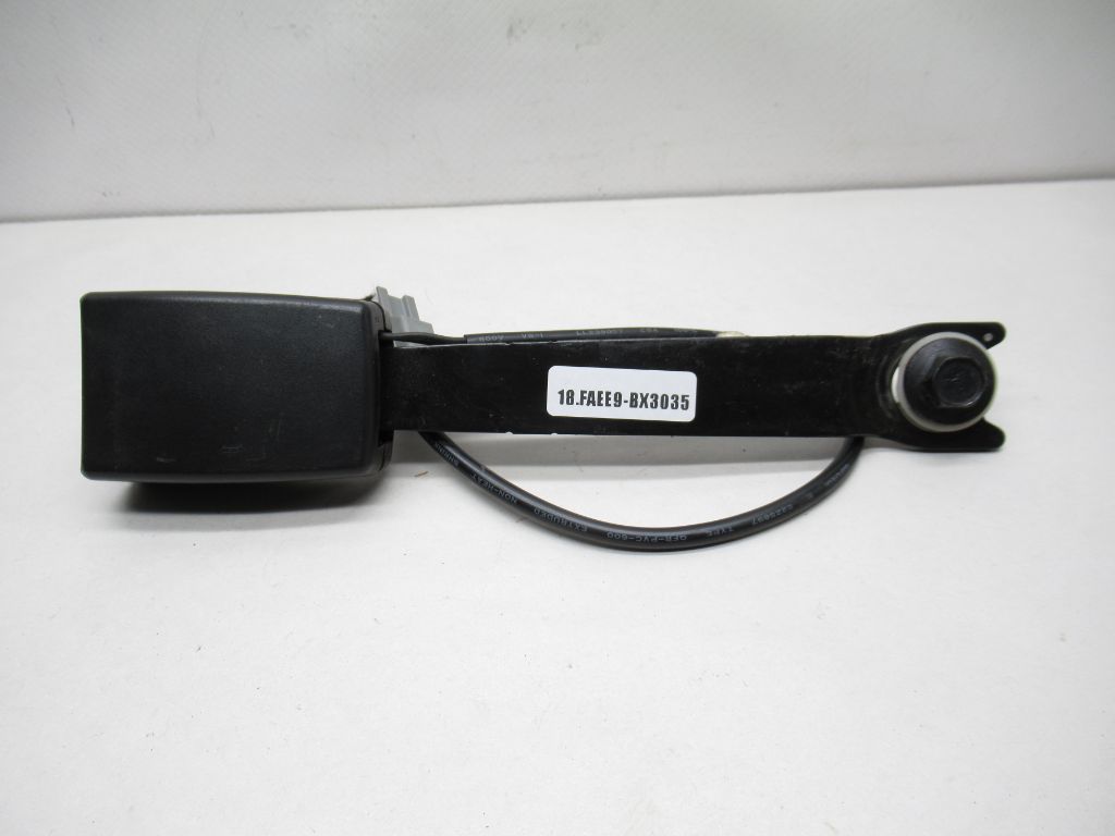 2010-2012 Chevrolet Traverse GMC Front Seat Belt Buckle 6167966 OEM
