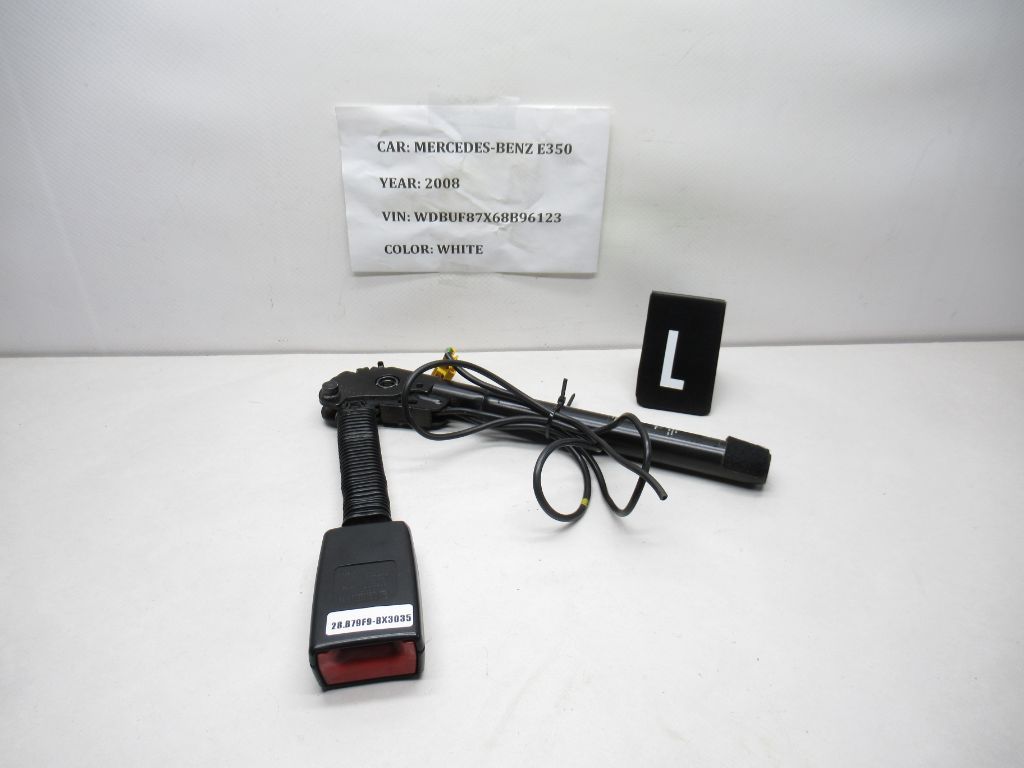 2007-2009 Mercedes-Benz E350 Driver Front Seat Belt Buckle A2118601969 OEM