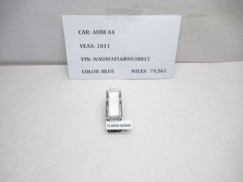 2011-2012 Audi A4 Interior Courtesy Light Lamp  4B094741 OEM