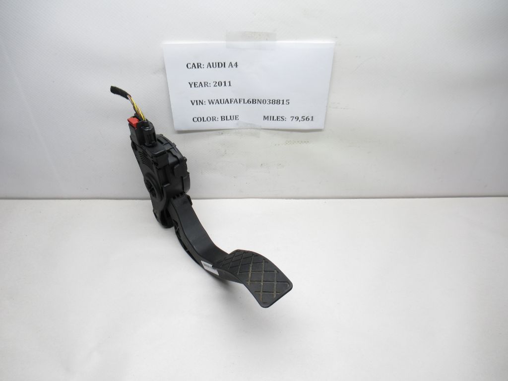 2011-2012 AUDI A4 Gas Throttle Accelerator Pedal & Sensor 8K1723523 OEM