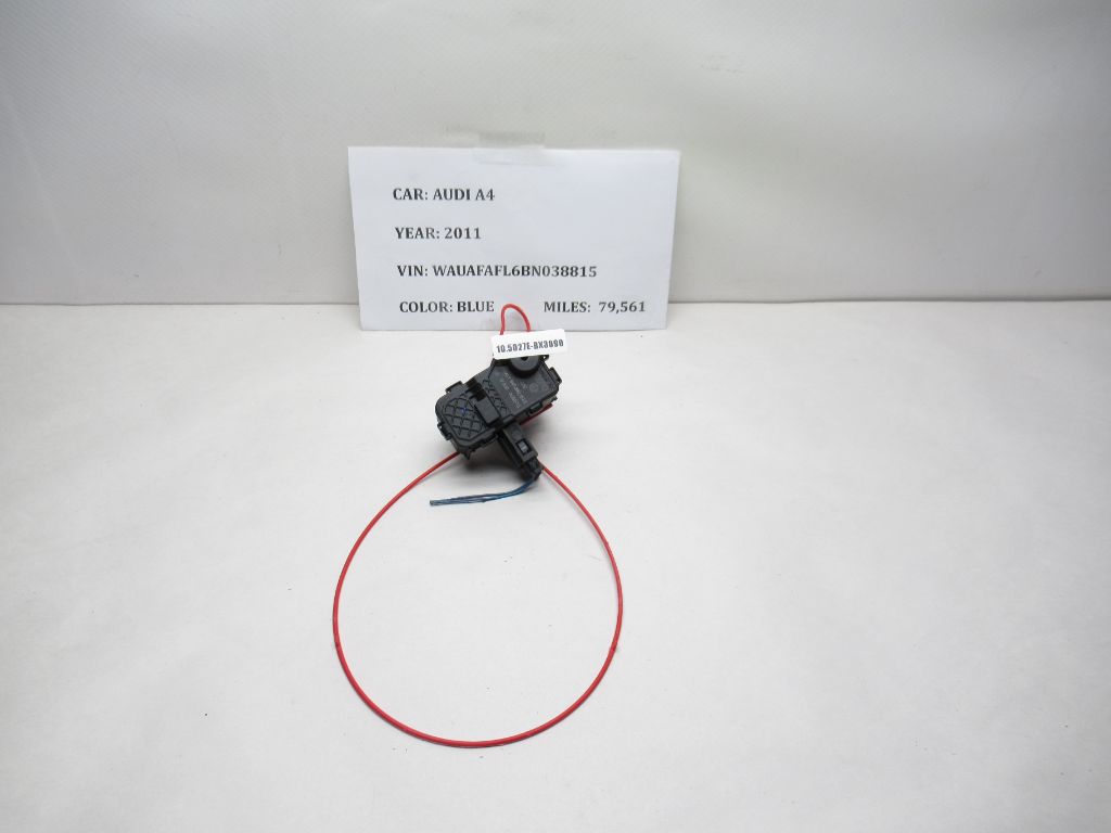 2009-2012 Audi A4 Fuel Gas Door Lock Actuator 8K0862153E OEM