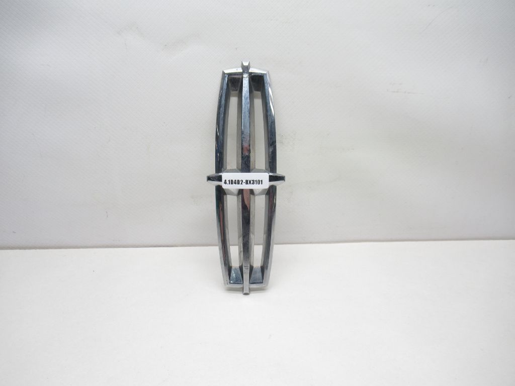 2013-2016 Lincoln MKS Front Hood Chrome Star Emblem DA5Z-8213-AA OEM