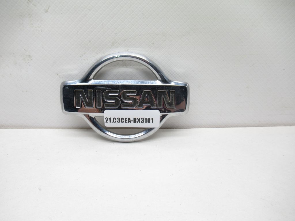 01-02 Nissan Quest Front Grille Emblem Nameplate Logo Badge 658902Z400 OEM
