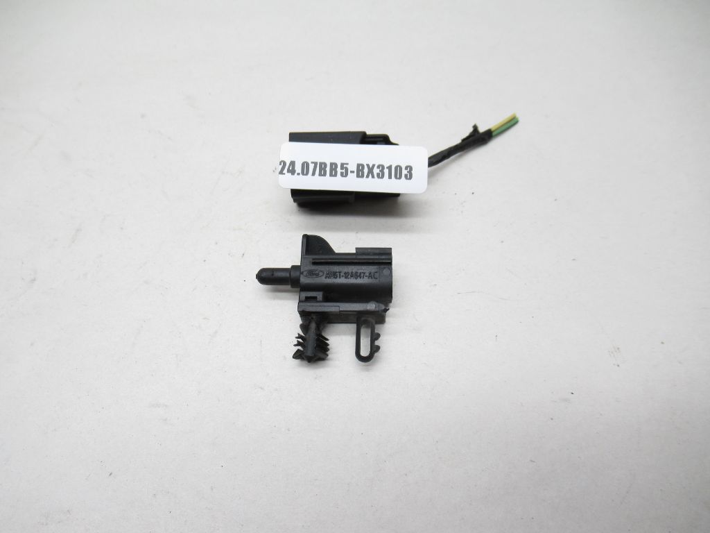 13-19 Ford Flex Radiator Outer Air Ambient Temperature Sensor AU5T-12A647-AC OEM