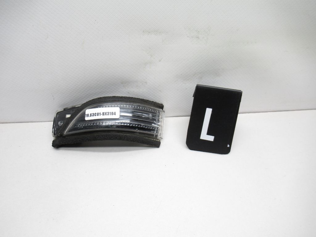 2014-2016 Subaru Forester Front Left Door Mirror Turn Signal 84401AJ010 OEM