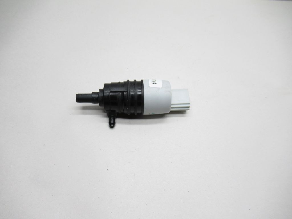 2017-2020 BMW 430i xDrive Gran Coupe Windshield Washer Pump 6712729830901 OEM
