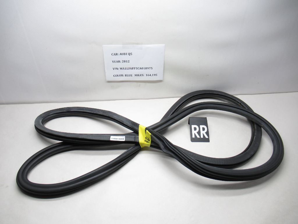 2009-2017 AUDI Q5 Rear Right Door Body Weatherstrip Seal 8R0833721D OEM