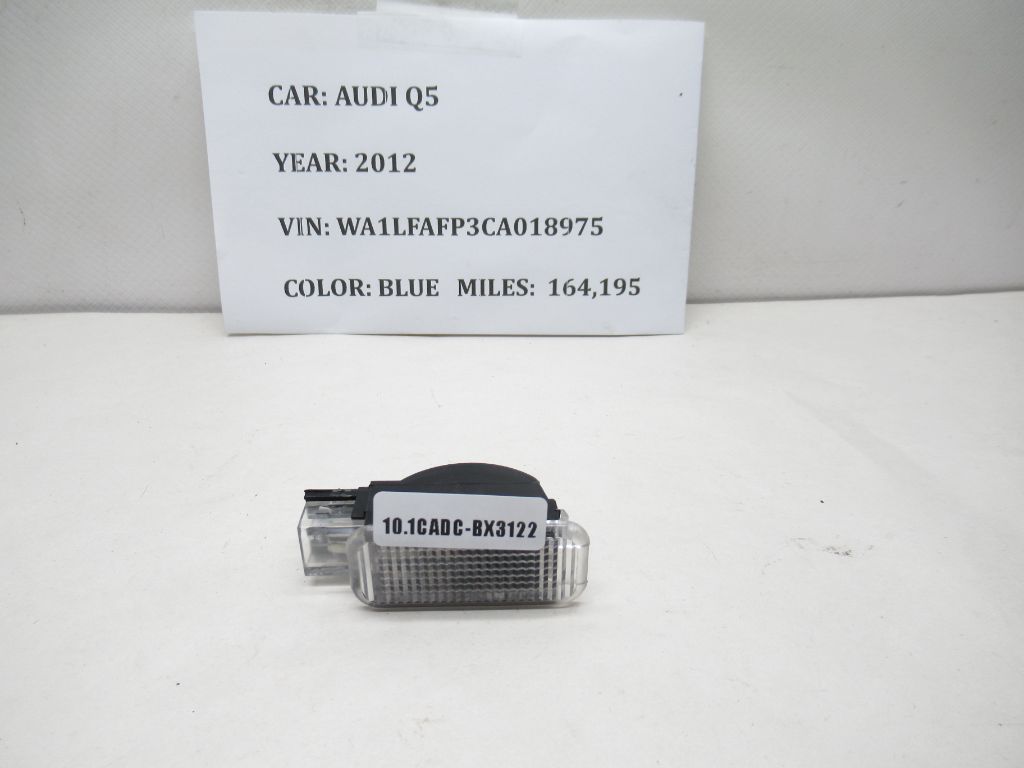 2009-2017 Audi Q5 Quattro Interior Courtesy Light Lamp 4B094741 OEM