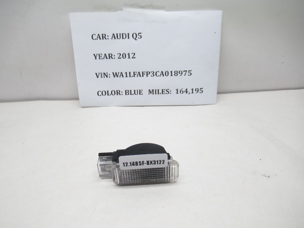 2009-2017 Audi Q5 Quattro Interior Courtesy Light Lamp 4B094741 OEM