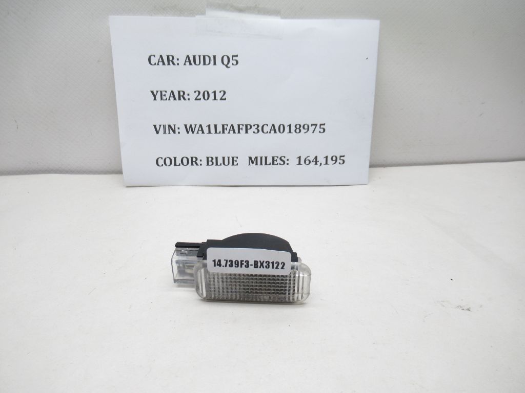 2009-2017 Audi Q5 Quattro Interior Courtesy Light Lamp 4B094741 OEM
