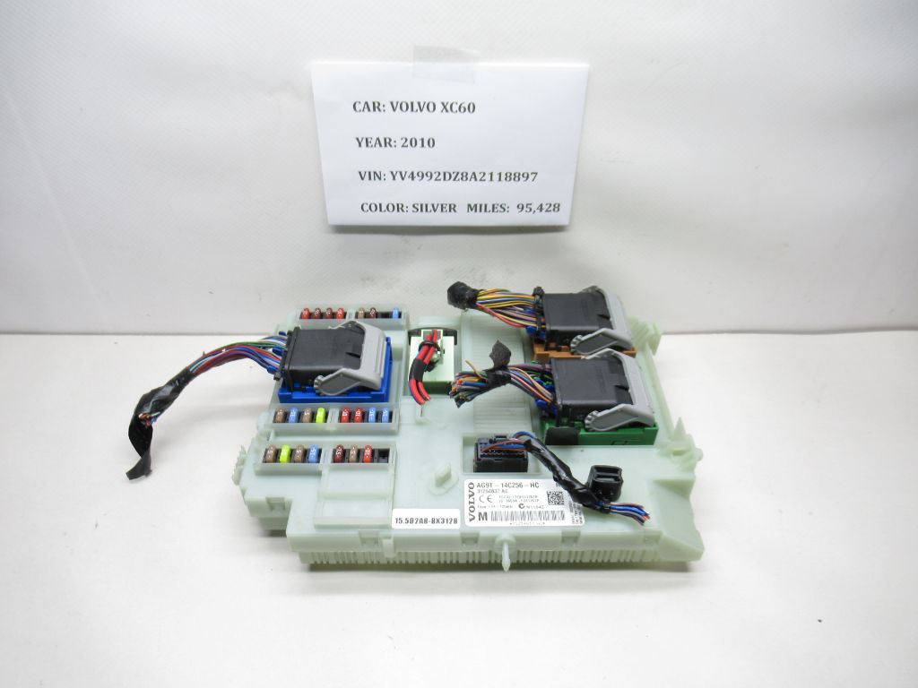 2010-2013 VOLVO XC60 Fuse Box 31254837 OEM