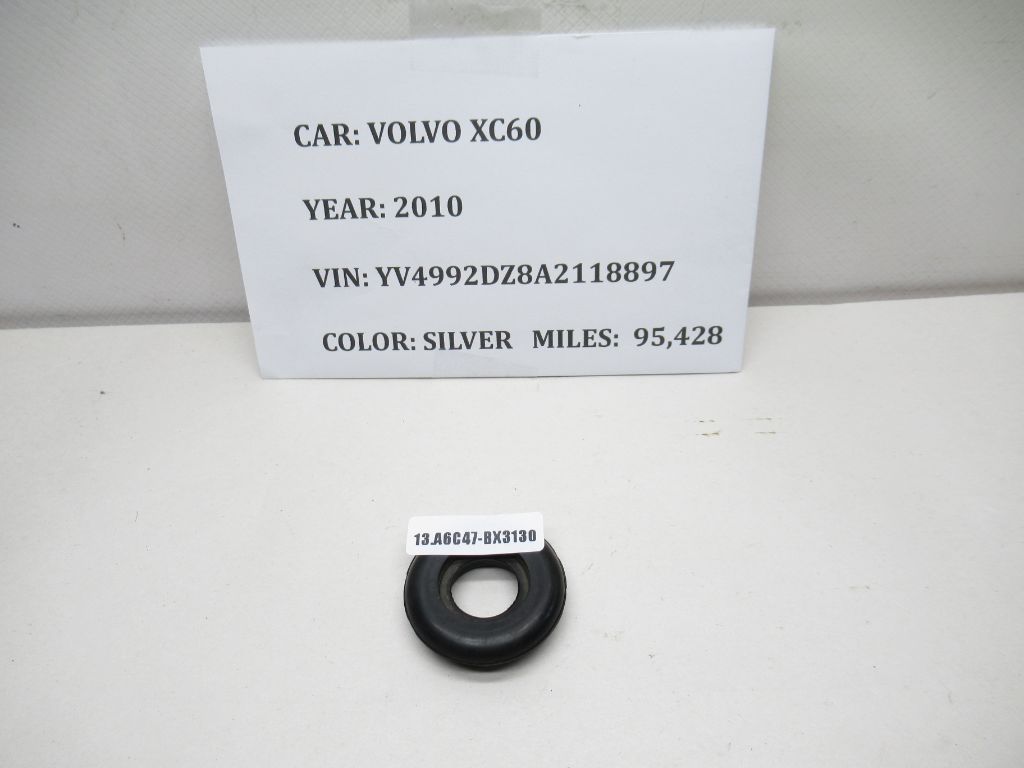 2010-2013 Volvo XC60 Glass Wiper Motor Insulator 30784026 OEM