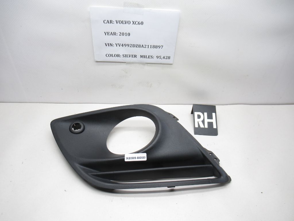 2010-2013 Volvo XC60 Front RIGHT Fog light Cover Bezel 30763418 OEM