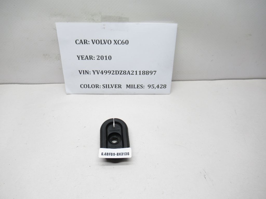 2010-2013 VOLVO XC60 Windscreen Washer Hose Grommet / Damaged 30699651 OEM
