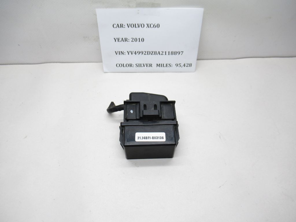 2010-2016 Volvo XC60 Under Hood Fuse Box Fan Relay Box w Cover E-1826C OEM