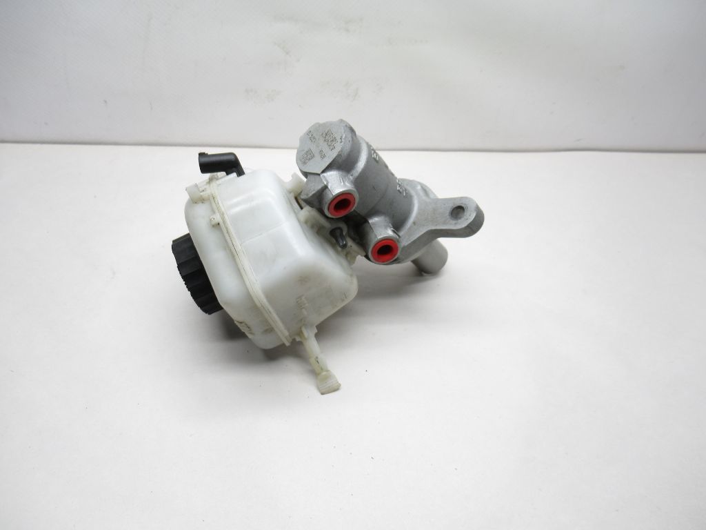2012-2015 BMW 3 Series Brake Master Cylinder w/ Reservoir 702618 OEM