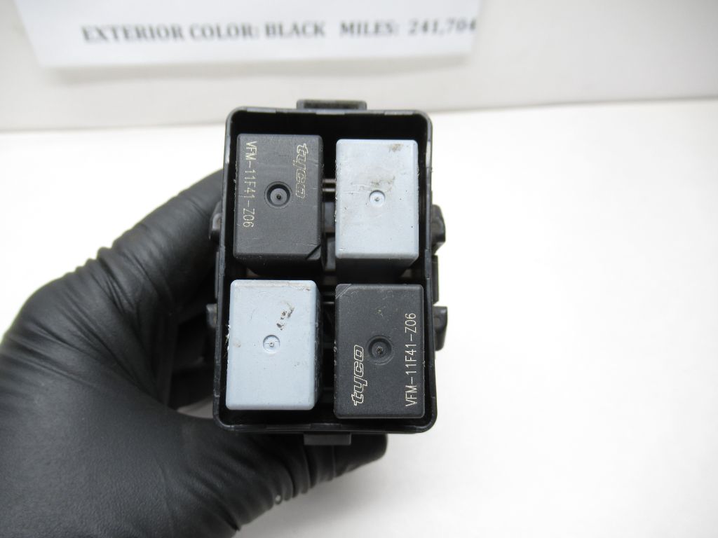 2001-2003 Acura Cl Engine Bay Under Hood Fuse Relay Box VFM-11F41-Z06 OEM