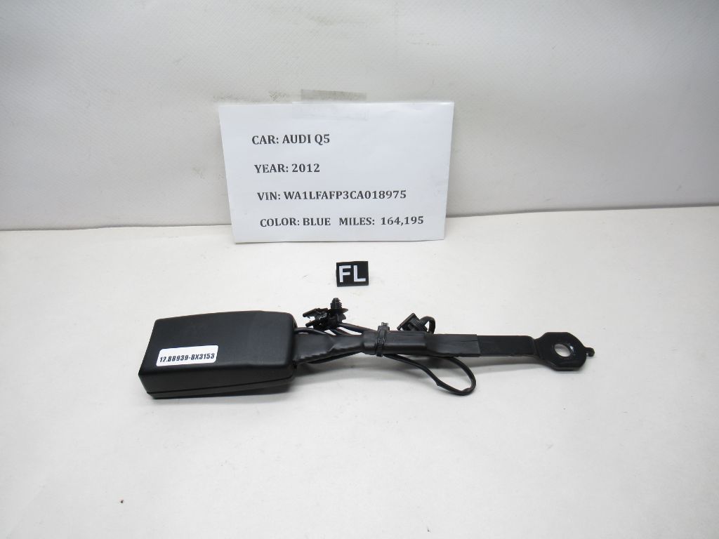 2009-2017 AUDI Q5 Front LEFT Seatbelt Buckle Receiver 8R0857755H OEM