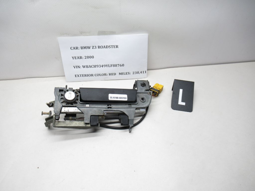 1996-2002 BMW Left Door Handle Assembly 51211960801 OEM