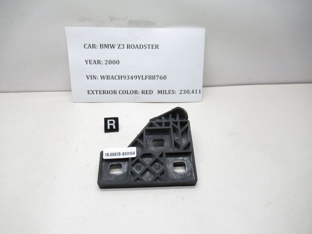 1996-2002 BMW Z3 Roadster Front Right Bumper Bracket Guide Retainer 8401802 OEM