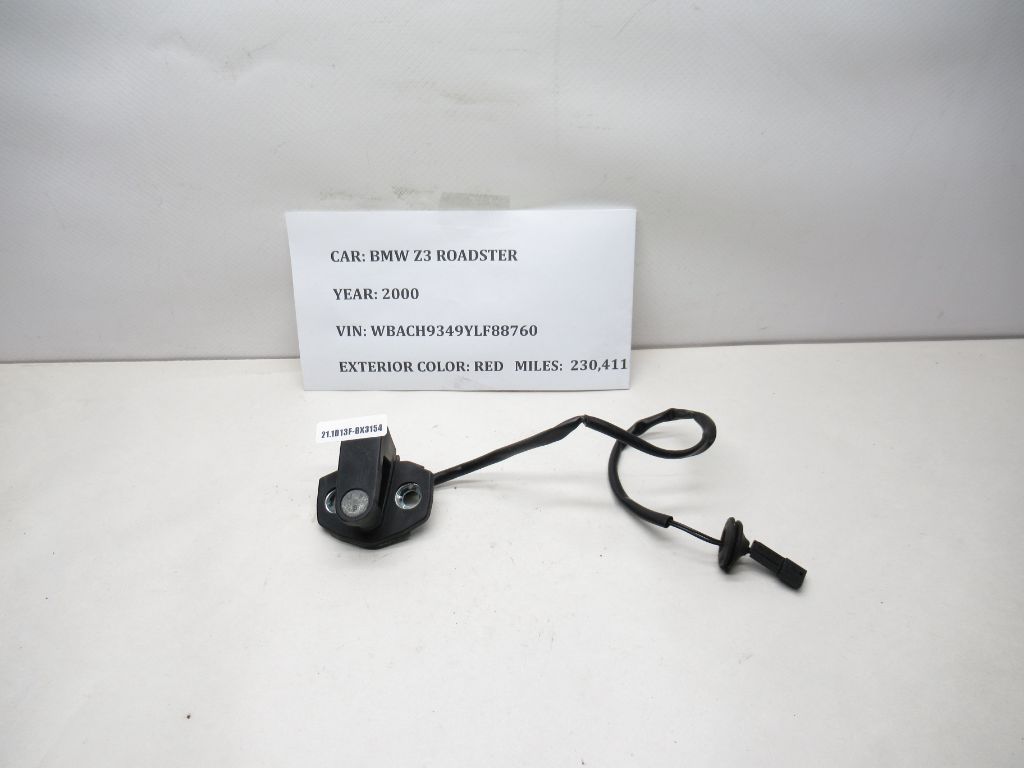 1996-2002 BMW Z3 Roadster Door Lock Latch Striker 8399245 OEM