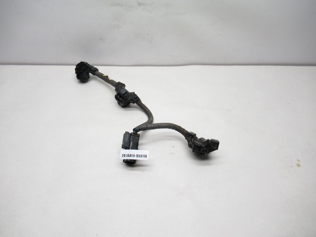 2017-2020 TOYOTA HIGHLANDER Cover Connector 82821-48240 OEM
