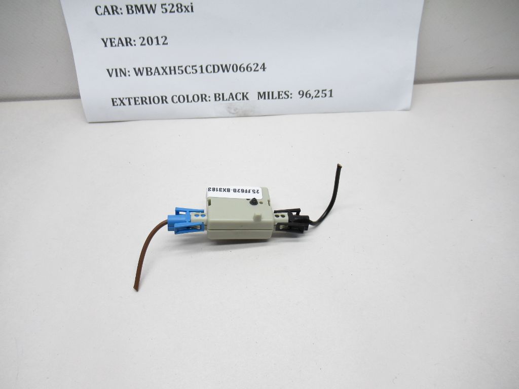 11-16 BMW 528xi Antenna Amplifier Module Unit 911826206 OEM