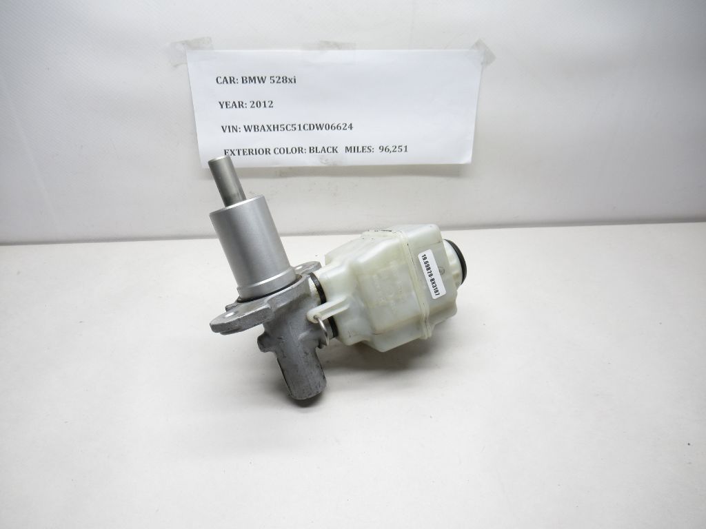 12-15 BMW 528xi Brake Master Cylinder With Reservoir 34336782289 OEM