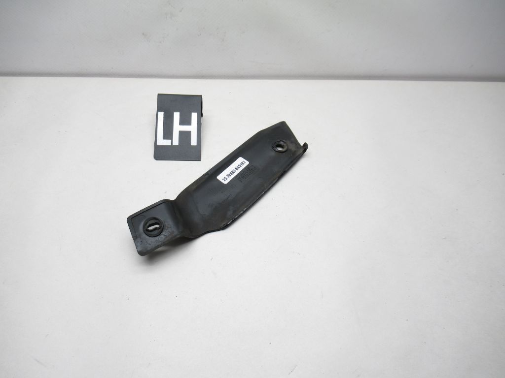 2015-2019 Chevy Suburban Left Fender Protector seal cover 23463925 OEM