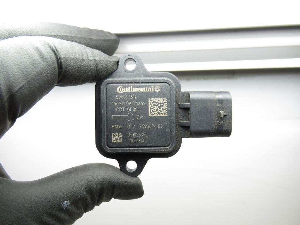 2011-2017 BMW 535i Mass Air Sensor 13627593624 OEM