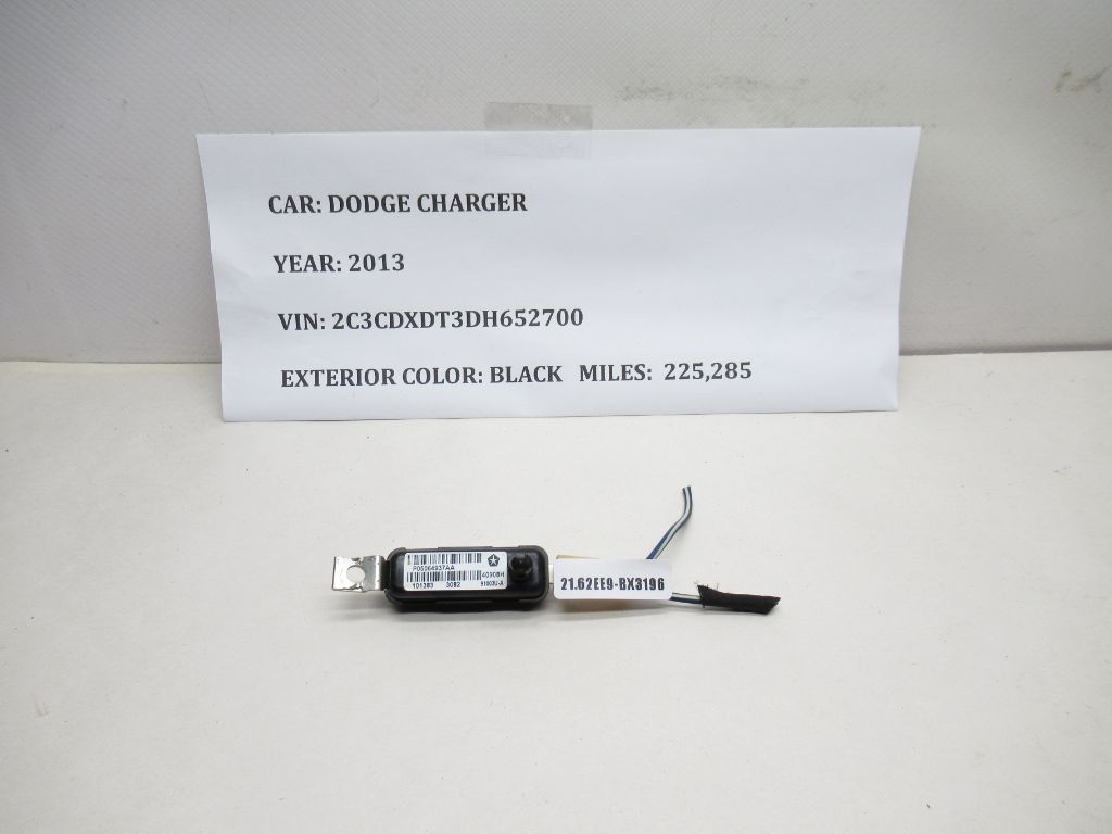2011-2014 DODGE CHARGER Radio Antenna Capacitor Module P05064937AA OEM