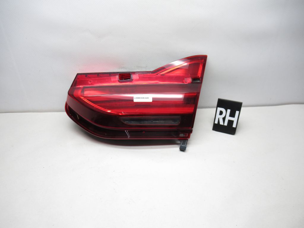2016-2019 BMW 750xi Right Tail Light Lamp 2583246 OEM