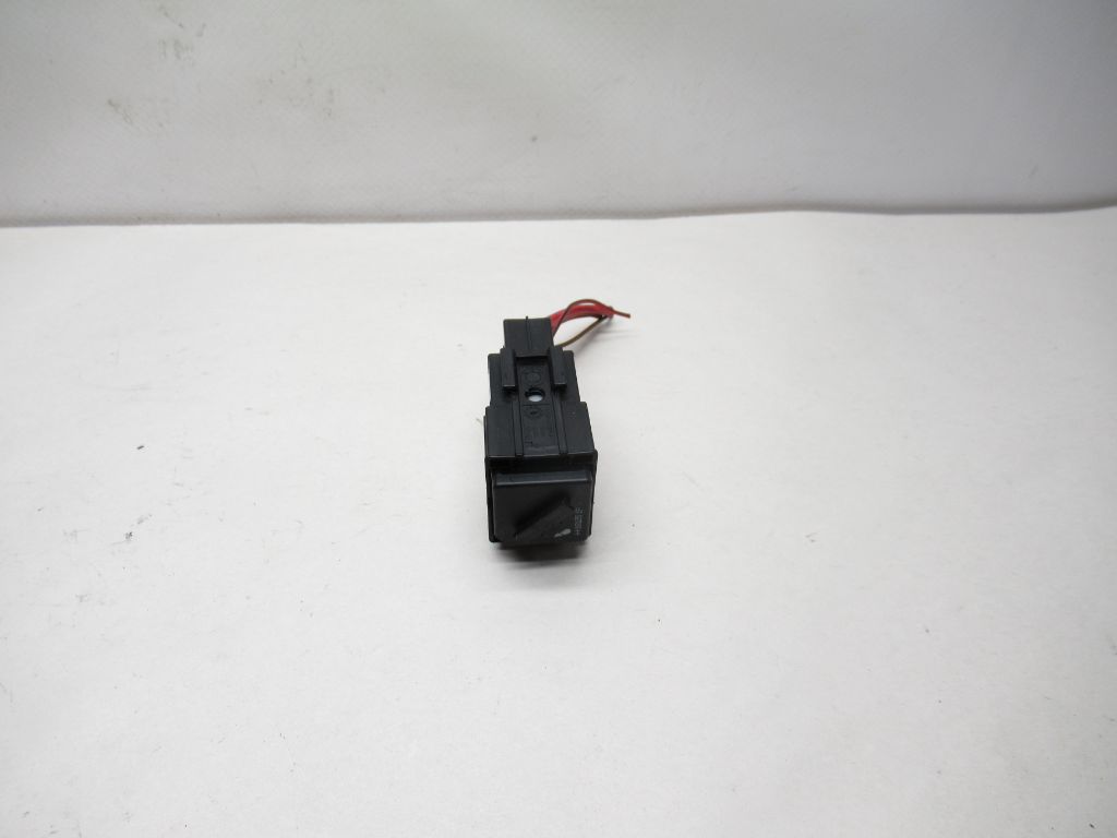 2009-2011 BMW 328i Cooling Fan Relay With Socket Pigtail 6939890 OEM