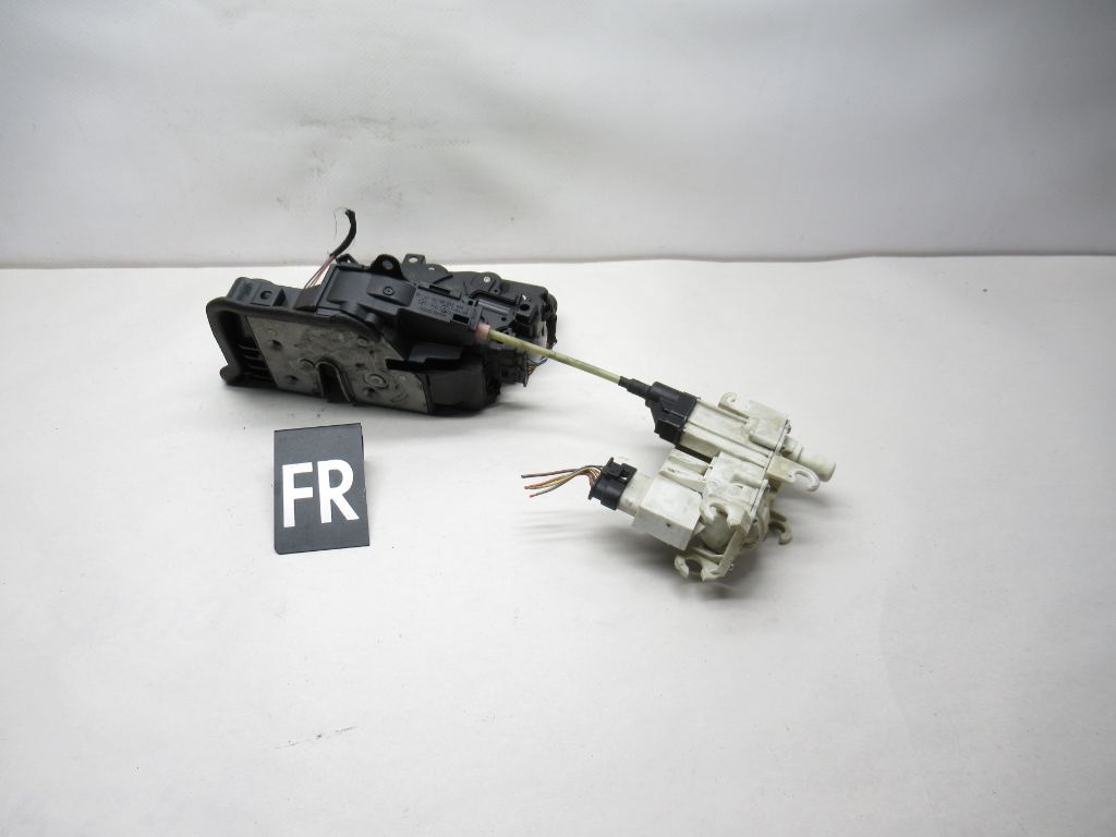 2016-2019 BMW 740i/750i Front Right Door Lock Latch Actuator 18283810 OEM