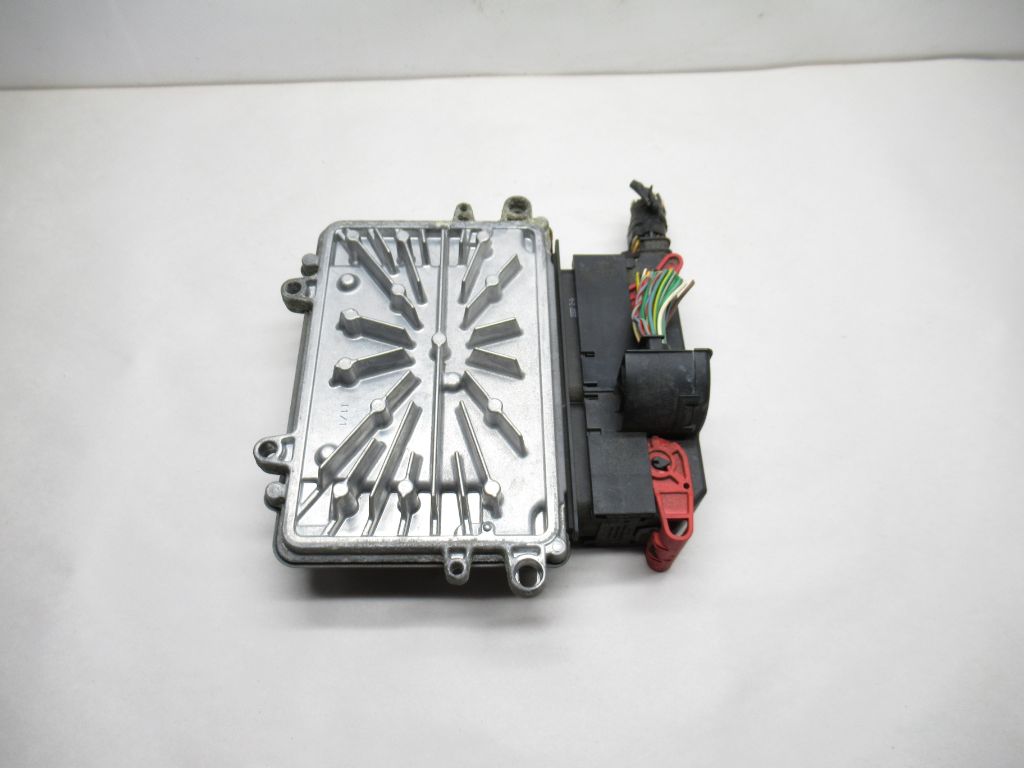 07-13 Volvo C30 Engine Control Unit ECU Module 0261209038 OEM