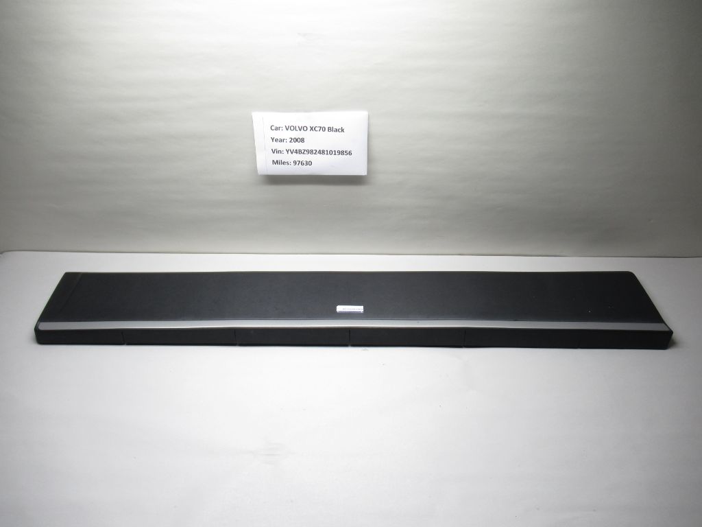 2008-2012 Volvo XC70 Front Left Door Molding 30763657 OEM