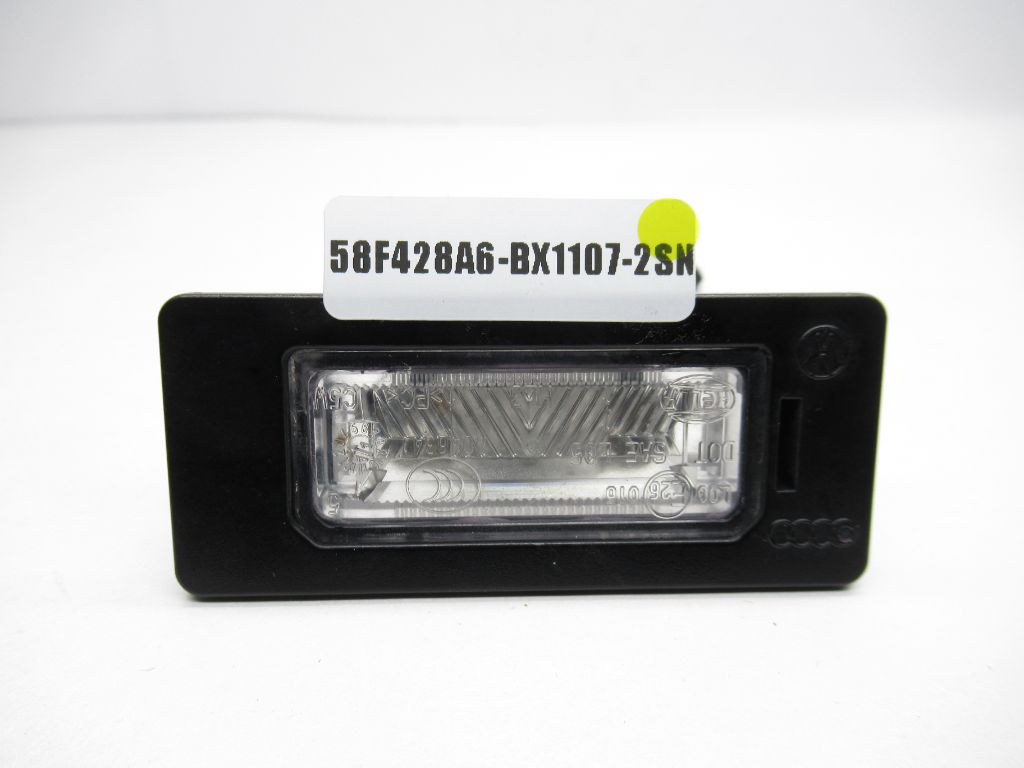 2009 - 2011 AUDI A5 Q5 Rear License Plate Light 8T0 943 021 OEM