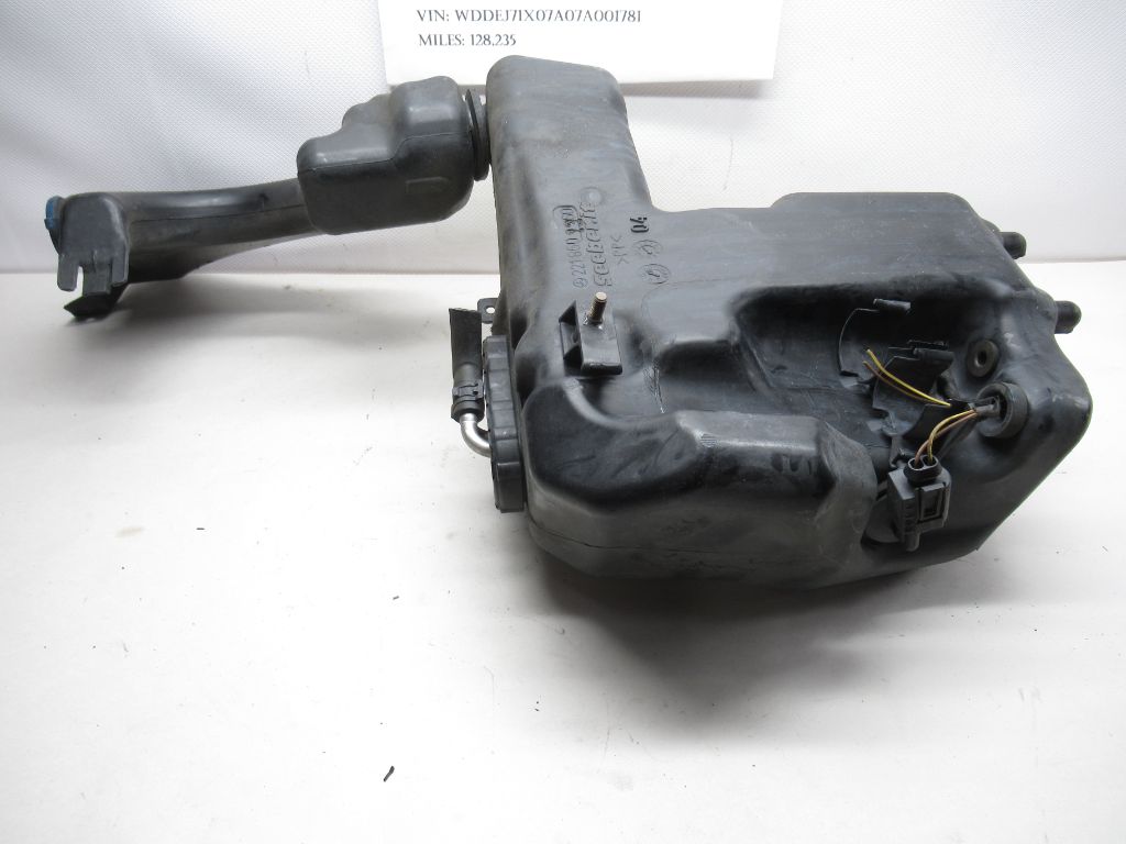 07-2013 Mercedes Benz Windshield Washer Bottle Tank  2218601360 2218600064  OEM