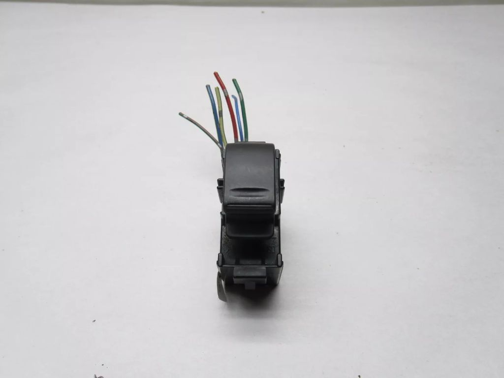 2001-2003 Toyota Prius Right Front Power Window Switch EP2-624-30-P OEM & CFLO