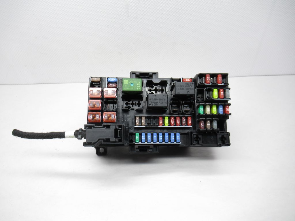 17-20 Buick Encore Cabin Fuse Relay Junction Box 6-2109261-2 OEM