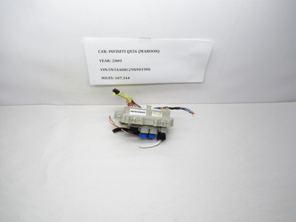 09-10 Infiniti QX56 Armada Dash Fuse Junction Relay Box ZH00A 8D16 OEM