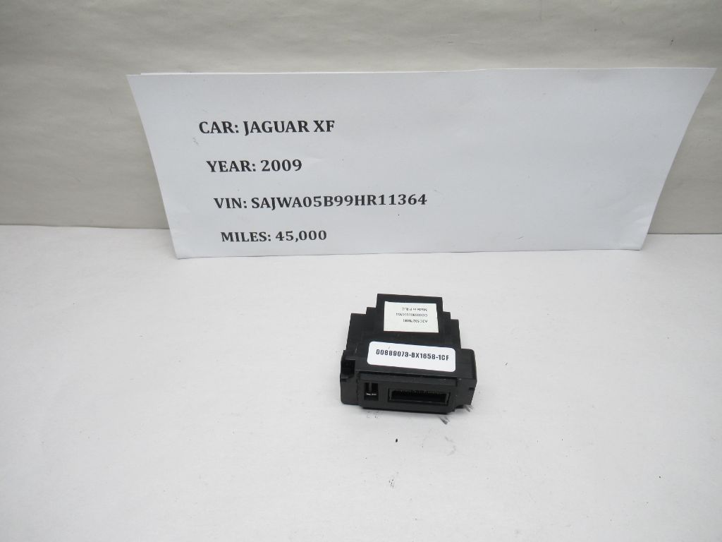 09-15 Jaguar XF Auxiliary USB Jack Port a2c53278681 OEM