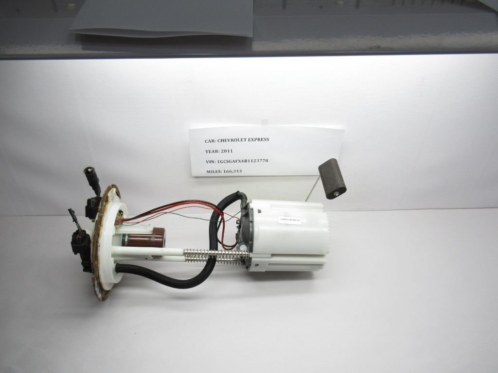 2011 Chevrolet Express Fuel Pump Module 810248898 OEM