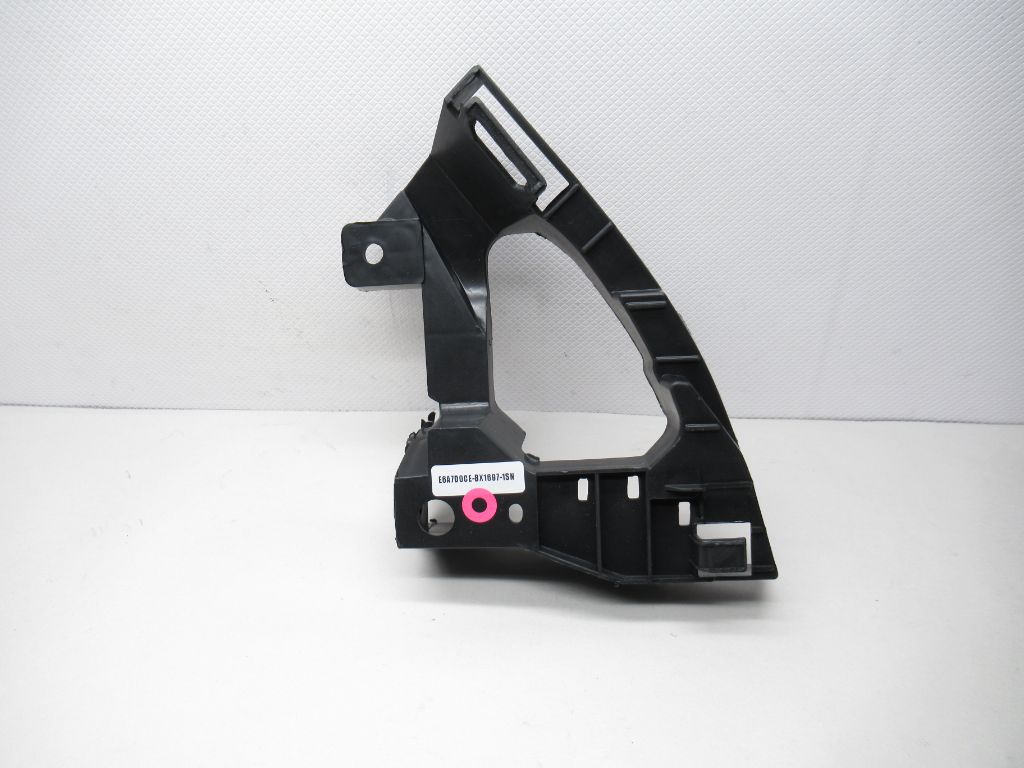 2016-2018 Honda HR-V  Front Left Bumper Mounting Bracket  71190-T7A OEM