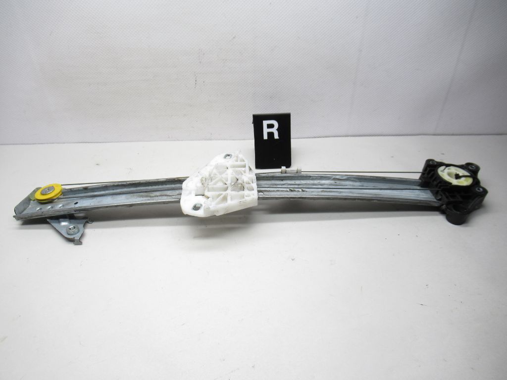 2016 - 2020 HONDA HR-V Passenger RH Window Regulator 72710-T7A-003 OEM & CFLO