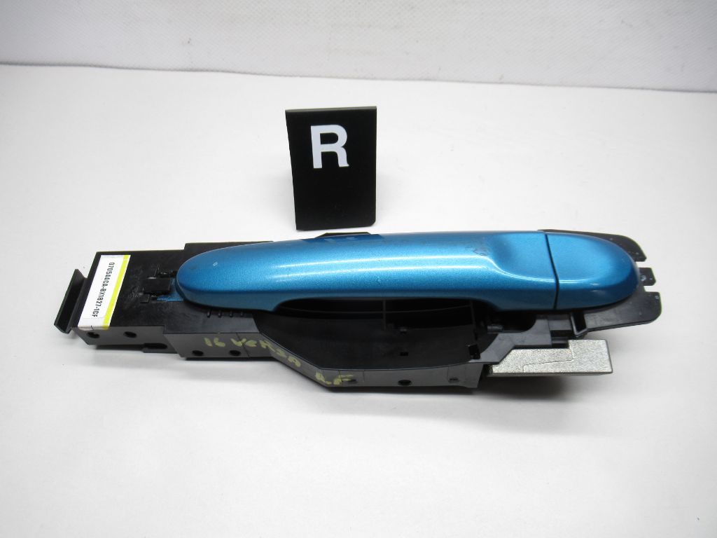 2012-2019 Nissan Versa Front Right Door Exterior Handle 806105AA0A OEM