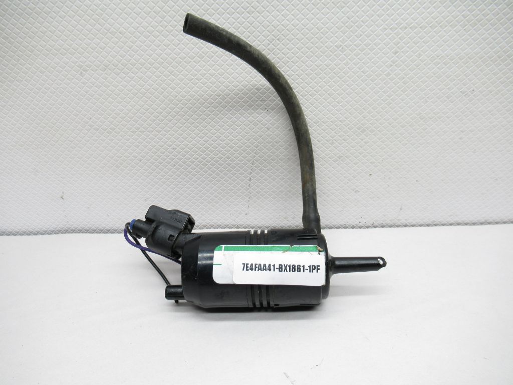 2001-2007 BMW 530i Windshield Washer Pump 22138861 OEM