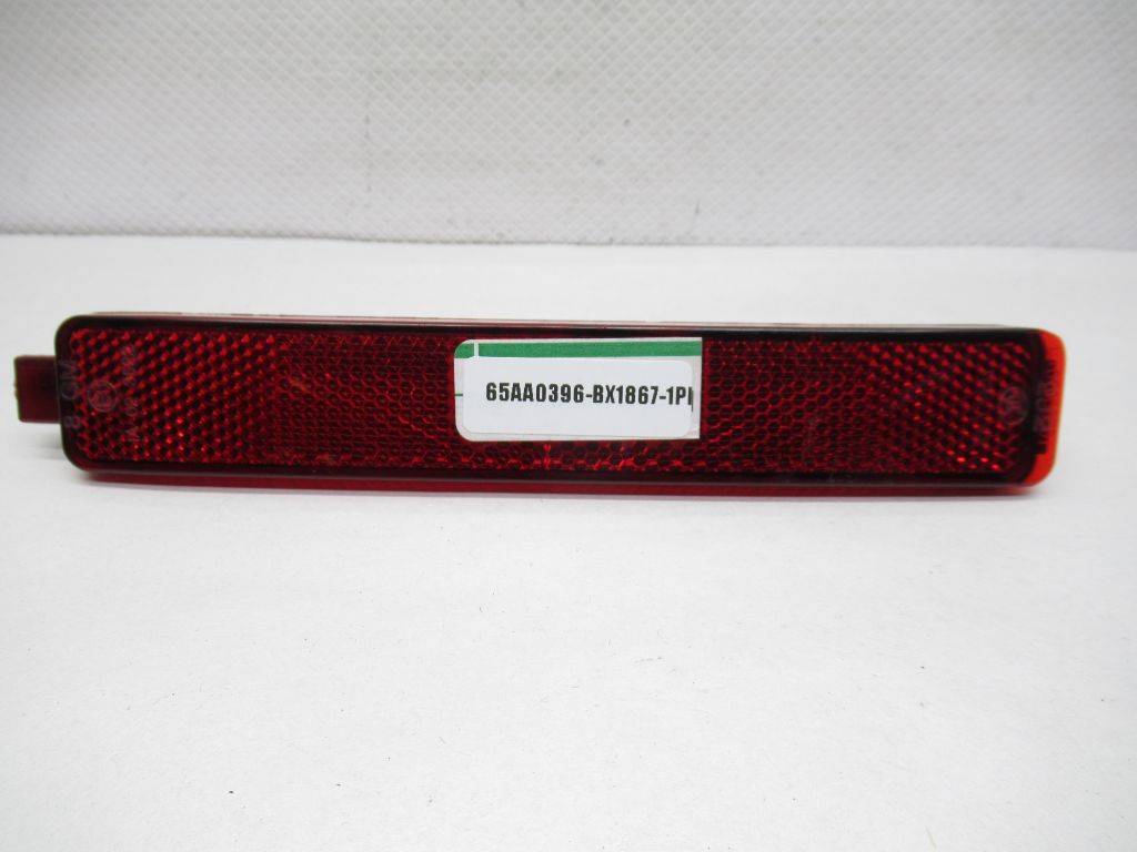 2013 Cadillac CTS GMC ACADIA Rear Bumper Reflector RH or LH 25805313 OEM