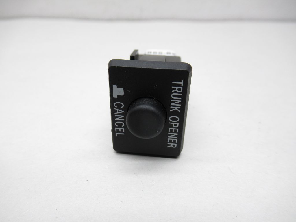 2002 Lexus ES300 Trunk Open Opener Switch Button Press 15A257 OEM